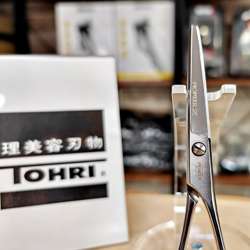 Forbici Giapponesi Professionali Tohri Pioneer Z-55F Mikado S.r.l. particolare lame