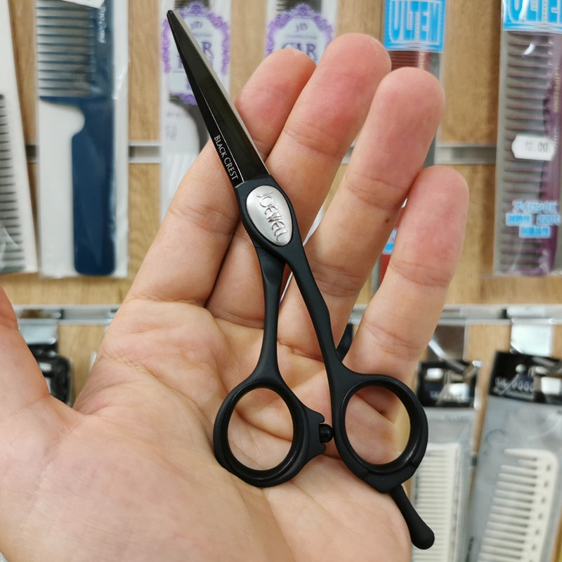 Forbici Professionali Giapponesi Joewell Black Crest Mikado S.r.l. particolare rivestimento in black titanium e gomma sull'impugnatura