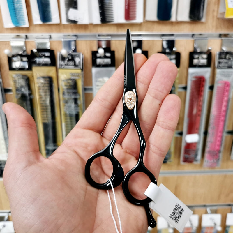 Forbici Professionali Giapponesi Joewell Fx-Pro Black Titanium Heart Mikado S.r.l. ingrandimento Screw Cover a cuore in argento rivestimento oro rosa e zirconi design dark