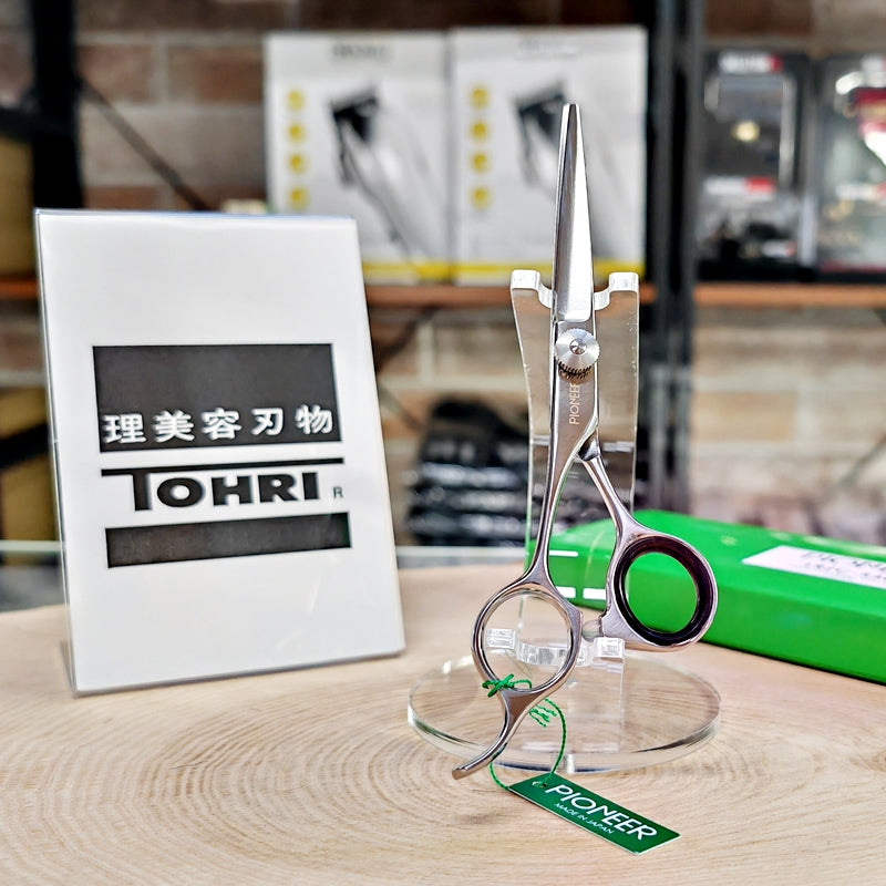 Forbici Professionali Giapponesi Tohri Pioneer LRZC-F Mikado S.r.l. particolare vite centrale regolabile
