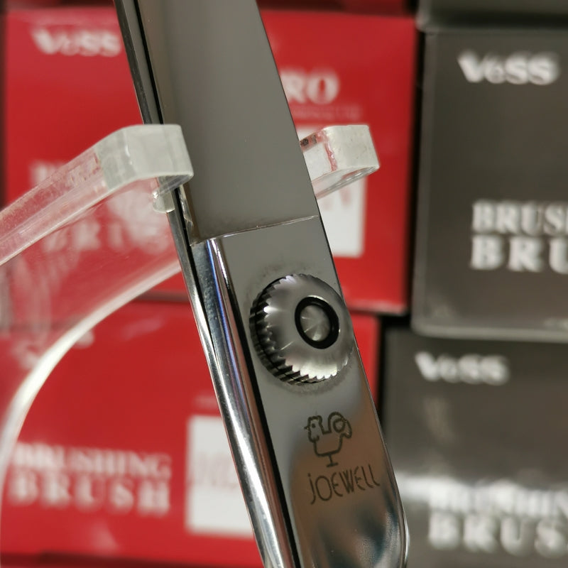 Forbici Professionali Joewell LSF (mancino) per parrucchieri e barbieri da Mancino Mikado S.r.l. particolare vite regolabile