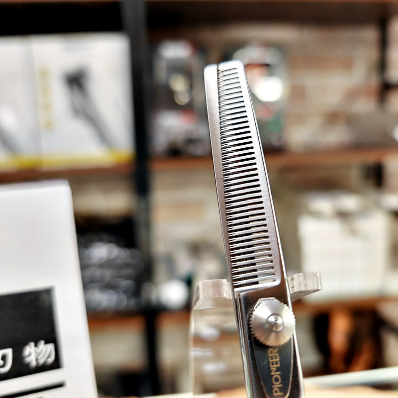 Forbici Sfoltitrici Giapponesi Pioneer LRZH-40T (mancino) Mikado S.r.l. ingrandimento lama dentata con 40 denti