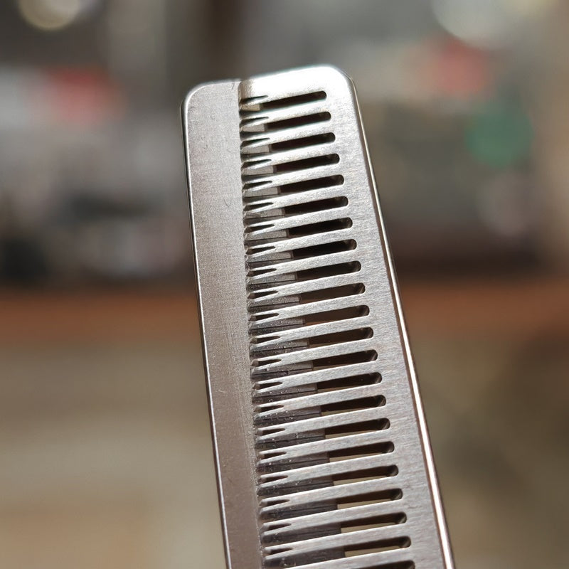 Forbici Sfoltitrici Giapponesi Pioneer LRZH-40T (mancino) Mikado S.r.l. ingrandimento parte iniziale lama dentata con 40 denti